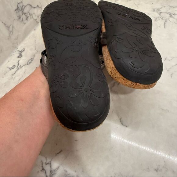 Aetrex Taylor Women's Metallic gunmetal Sandals size 40 9-9.5 - Picture 8 of 8